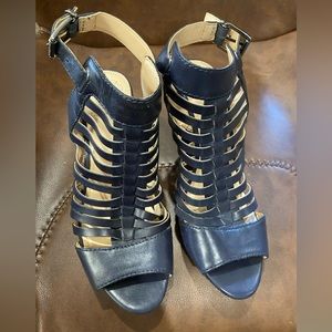 Vince Camuto Navy blue  small dress heel